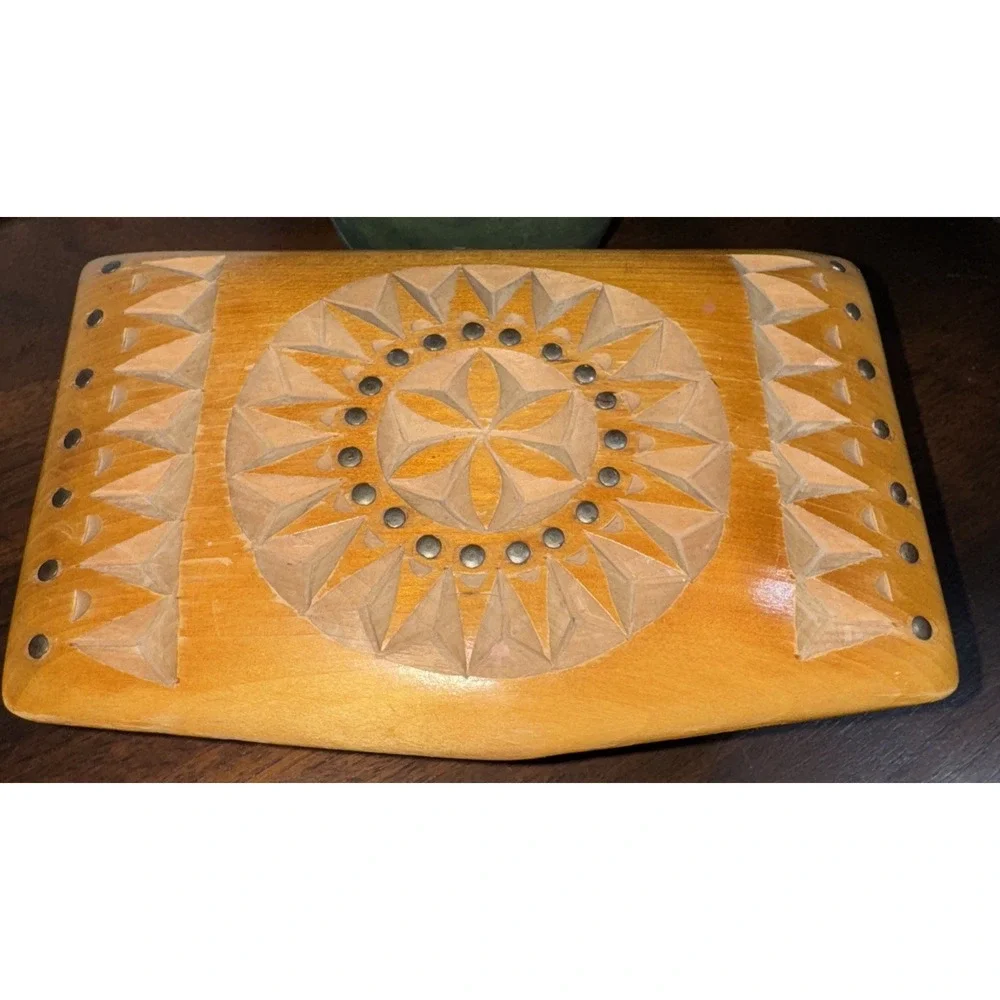 Vtg.‎ Hand Rustic Carved Wooden Jewelry Trinket Box. 7.5